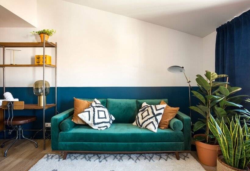 اتاق لوکس, Selina Secret Garden Lisbon