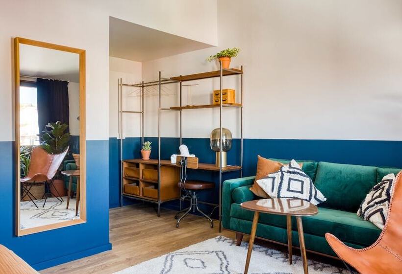 اتاق لوکس, Selina Secret Garden Lisbon