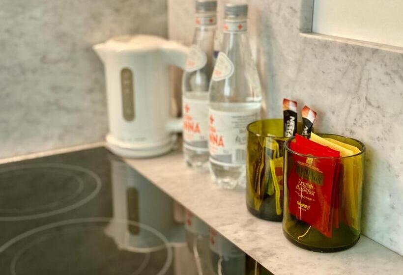 استودیوی استاندارد, Palazzina B Contemporary Studio