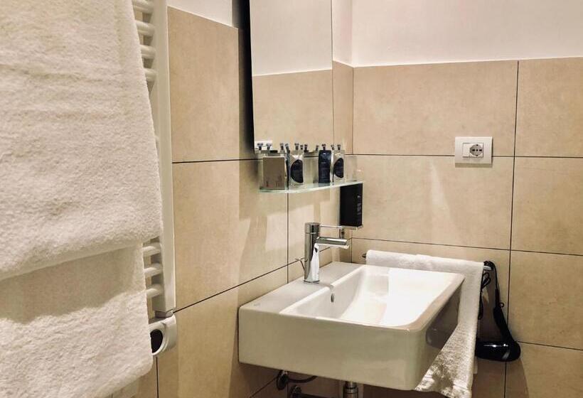 استودیوی استاندارد, Palazzina B Contemporary Studio