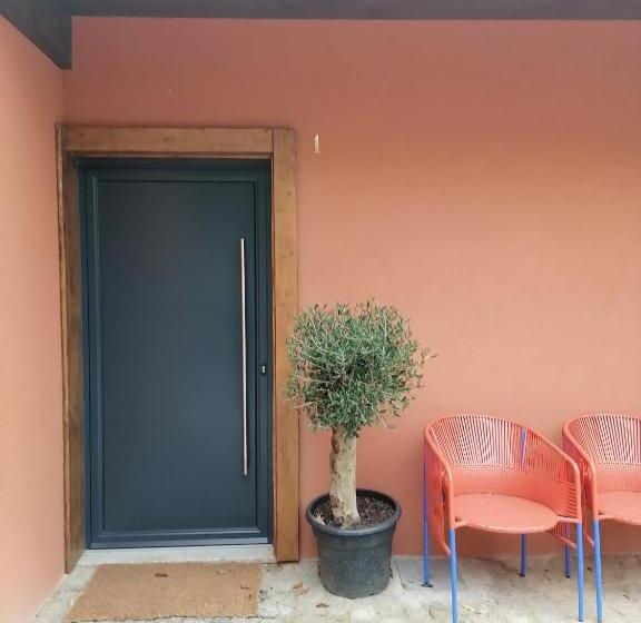 스탠다드 방갈로, Casa Do Romezal