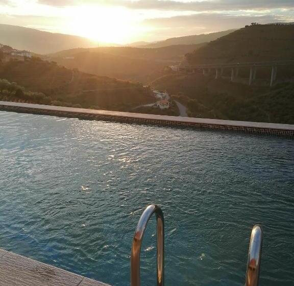 스탠다드 방갈로, Casa Do Romezal