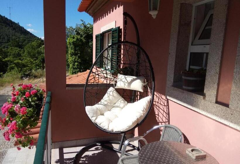 غرفة قياسية ثلاثية, Residencial Ribeiro