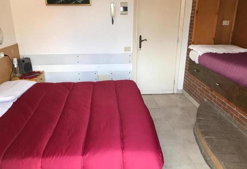 اتاق اکونومی, La Veranda