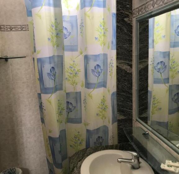 اتاق استاندارد چهار تخته, La Veranda