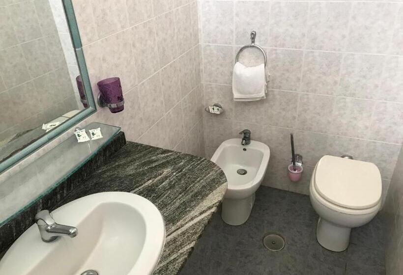 اتاق استاندارد چهار تخته, La Veranda