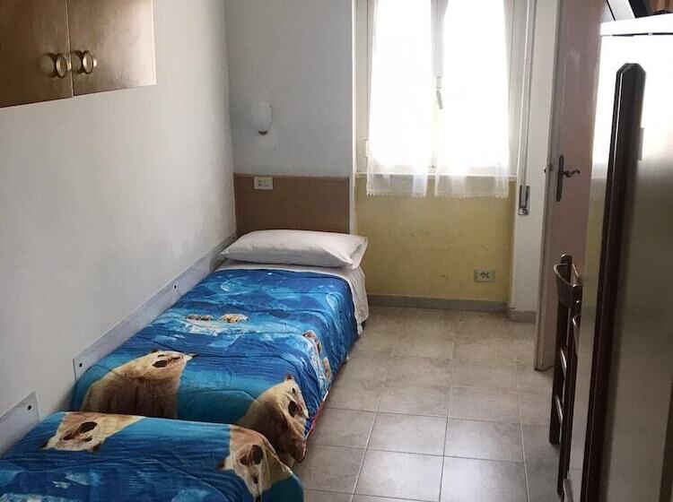 اتاق استاندارد چهار تخته, La Veranda