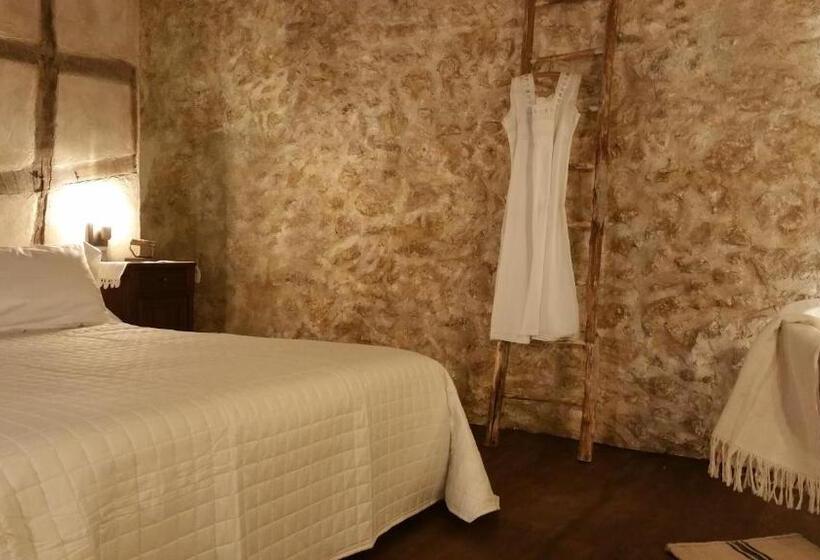 Номер Стандарт Вид на Горы, Charme In Perillis