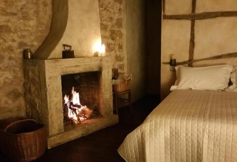 Номер Стандарт Вид на Горы, Charme In Perillis