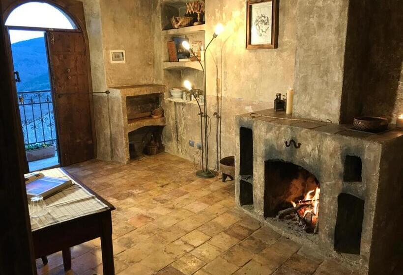 Люкс с Балконом, Charme In Perillis