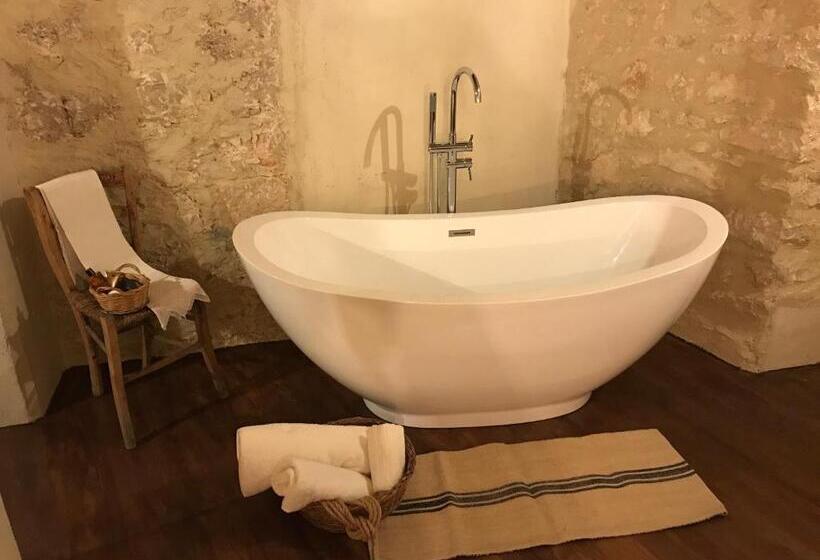 Номер Deluxe, Charme In Perillis