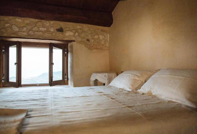 Номер Deluxe, Charme In Perillis