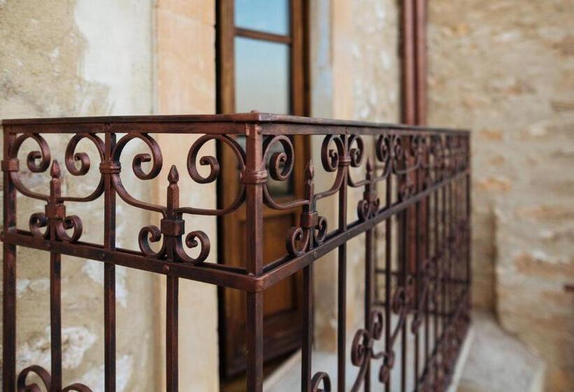 Люкс с Балконом, Charme In Perillis