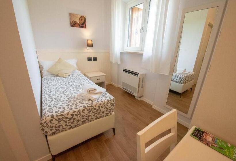 Одноместный Номер Basic, Le Bignele