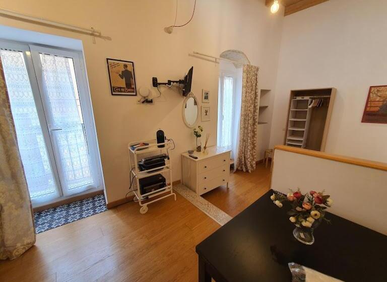 סטודיו משפחתי, Arco Della Neve Guest House