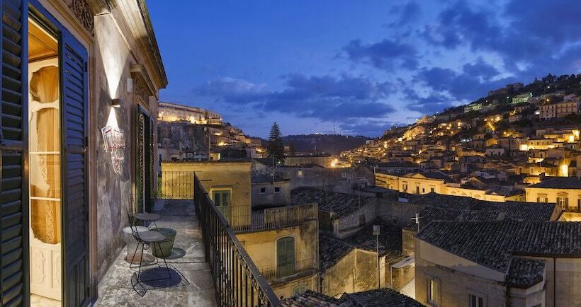 Şehir Manzaralı Süit, Edel Modica