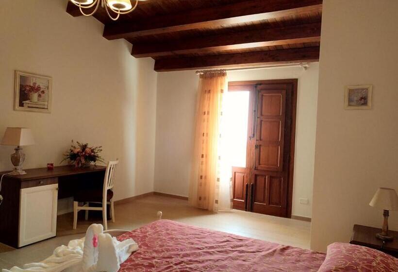 オーシャンビューデラックスルームバルコニー付き, Agriturismo Le Campanelle   Sicilia   Cefalù