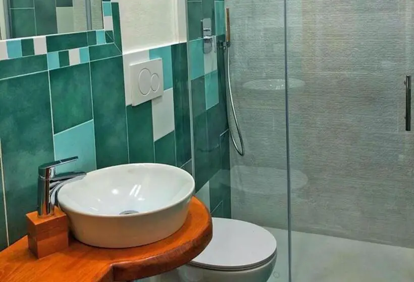استودیوی استاندارد, Residence Il Pavone