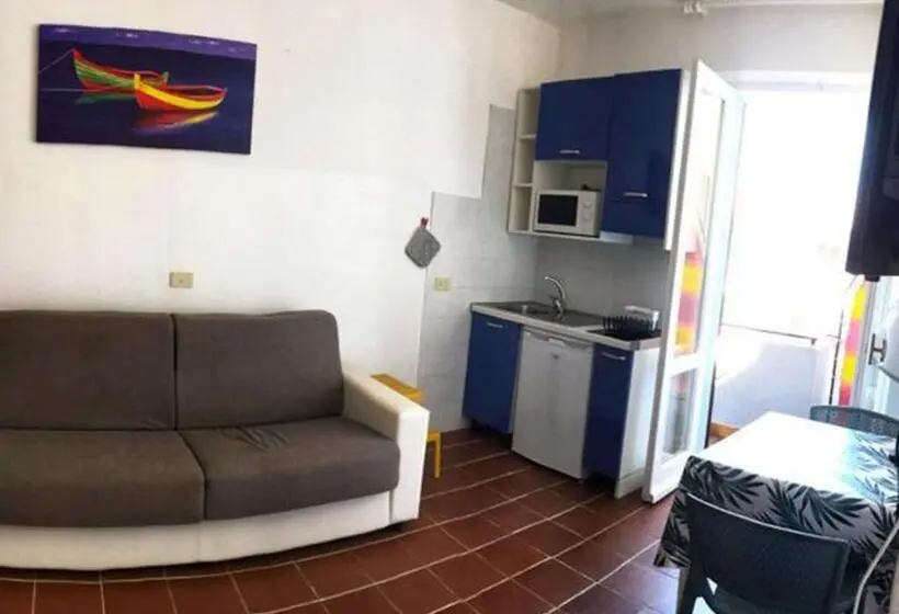 استودیوی استاندارد, Residence Il Pavone