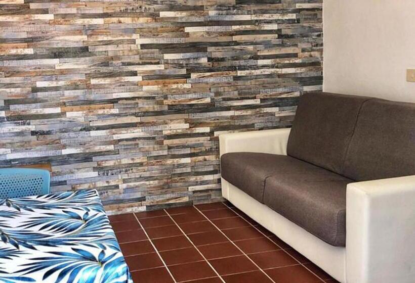 스탠다드 스튜디오, Residence Il Pavone