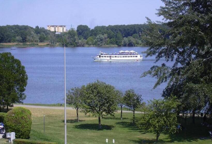 1 Bedroom Apartment Lake View, Corte Pomponazza