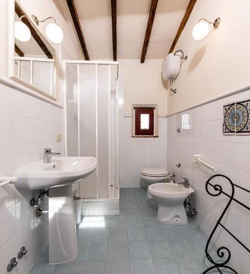 Talo 4 Makuuhuonetta, Agriturismo Montalbino