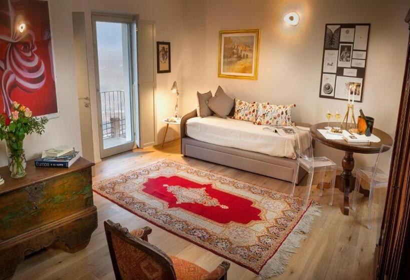 Люкс с Балконом, Borgese Camere E Suites