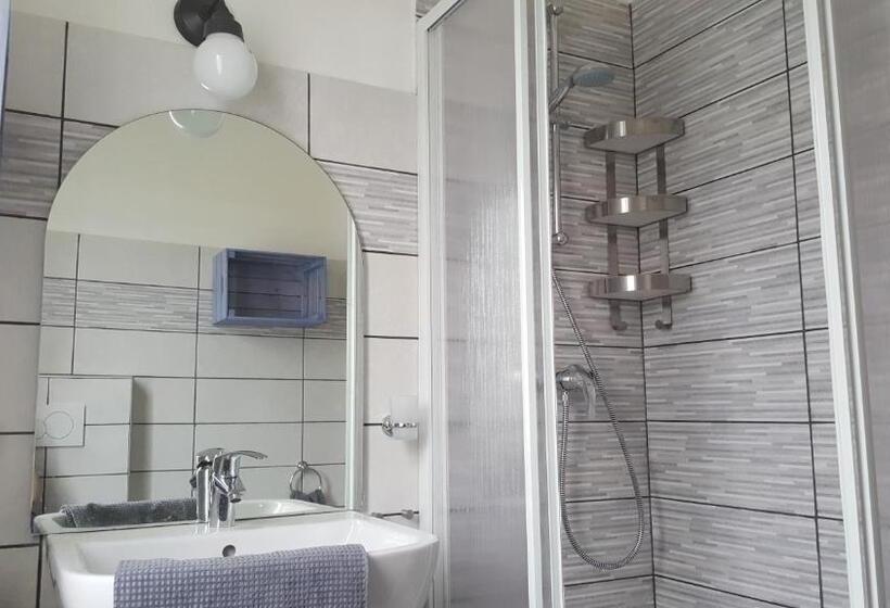 バス共有のスタンダードルーム, Locanda La Tana Del Luppolo