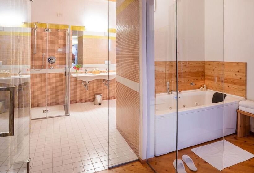 סוויטה עם ג'קוזי, Albergo Palazzo Lodron Bertelli