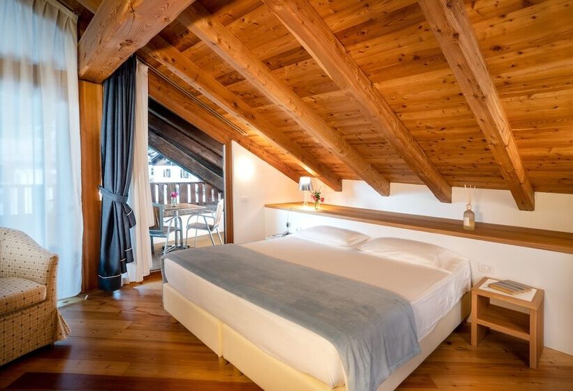 חדק דלוקס עם ג'קוזי, Albergo Palazzo Lodron Bertelli