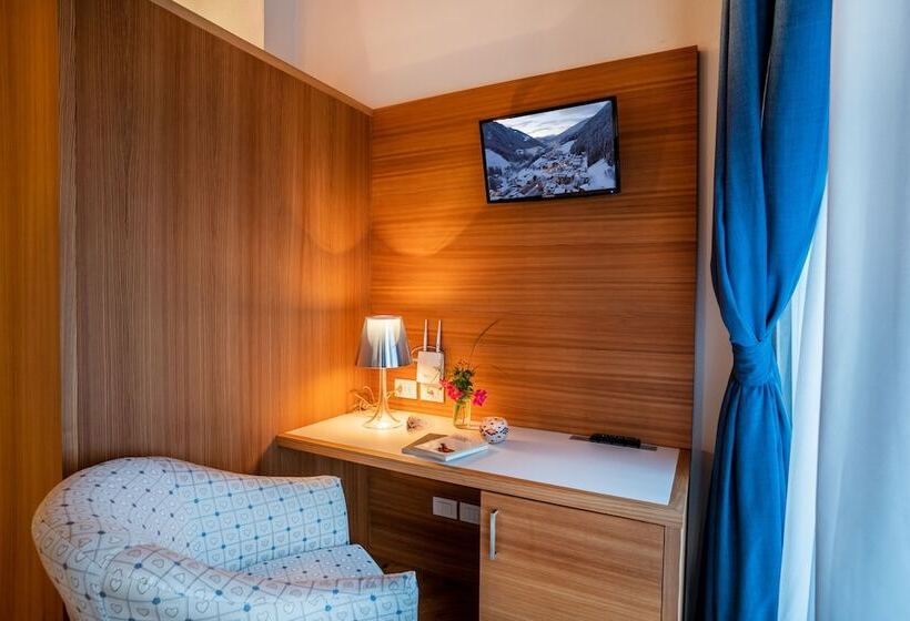 חדק דלוקס עם ג'קוזי, Albergo Palazzo Lodron Bertelli