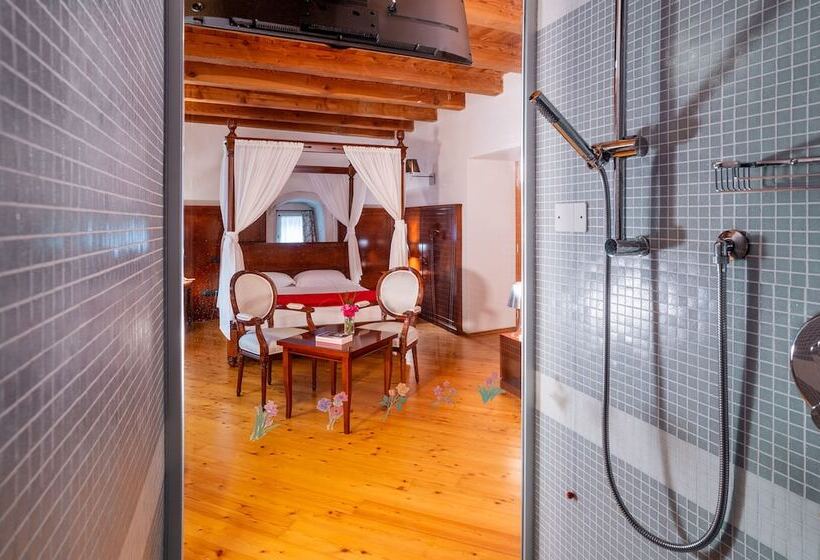 סוויטה עם ג'קוזי, Albergo Palazzo Lodron Bertelli