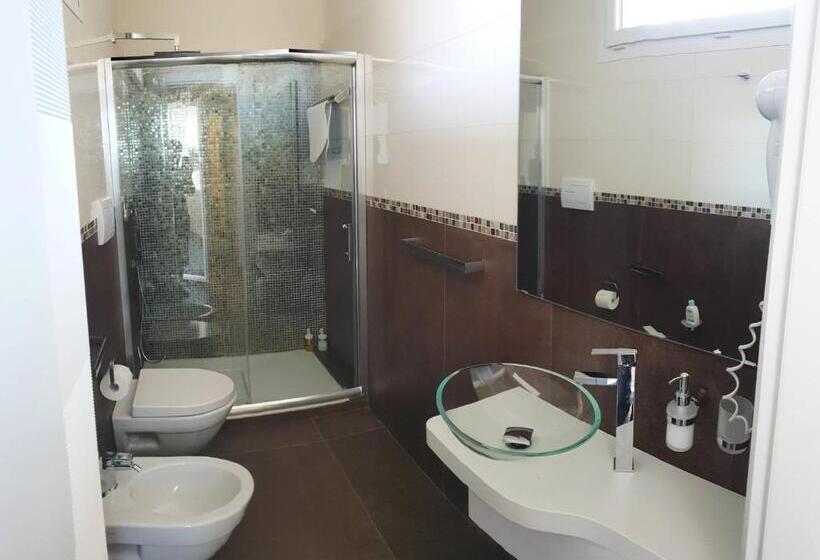 スーペリアトリプルルーム, Villa Giadel