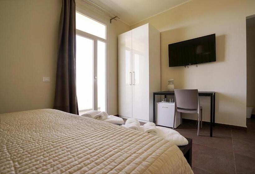 スーペリアトリプルルーム, Villa Giadel