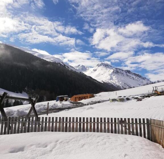 דירת חדר, Wastlhof