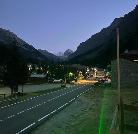 חדר סטנדרט יחיד, Arthemisia