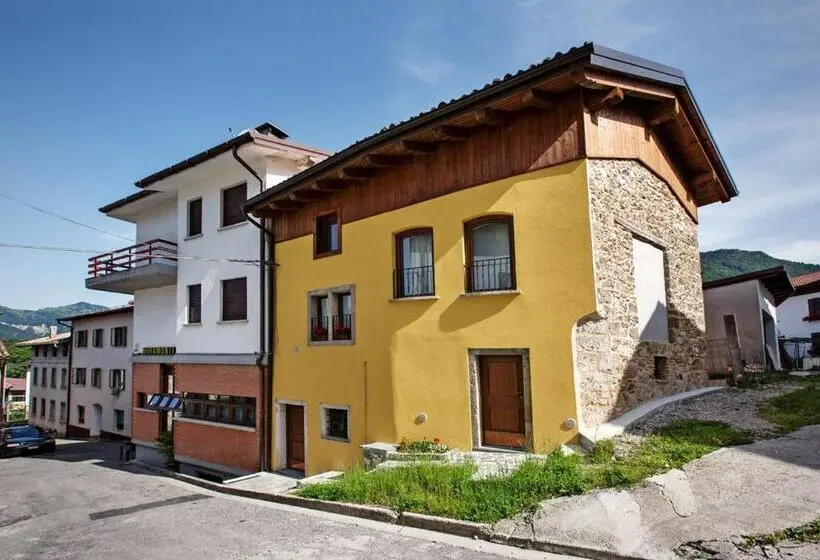 استودیو استاندارد با چشم‌انداز, Albergo Diffuso Tolmezzo