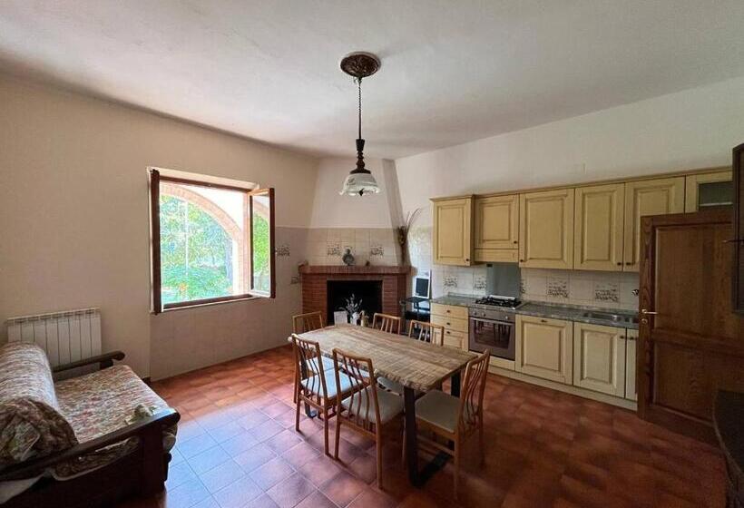 חדר סטנדרט לשלושה, Cetine Vecchie