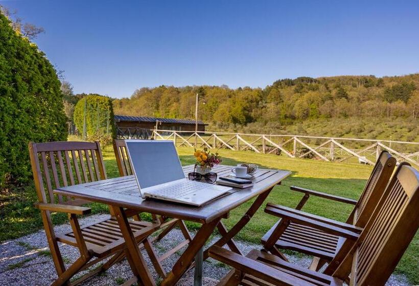 דירת חדר נוף לבריכה, Tenuta Risalpiano