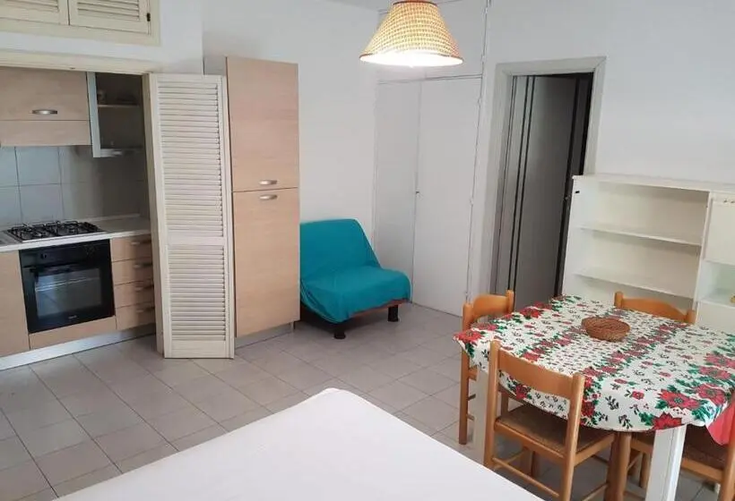 استودیوی استاندارد, Residence Leonardo Sul Mare