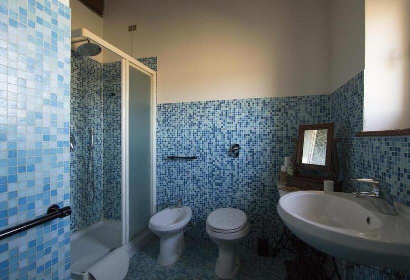 غرفة قياسية ثلاثية, Agriturismo La Morosina