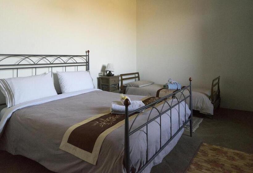 غرفة قياسية ثلاثية, Agriturismo La Morosina