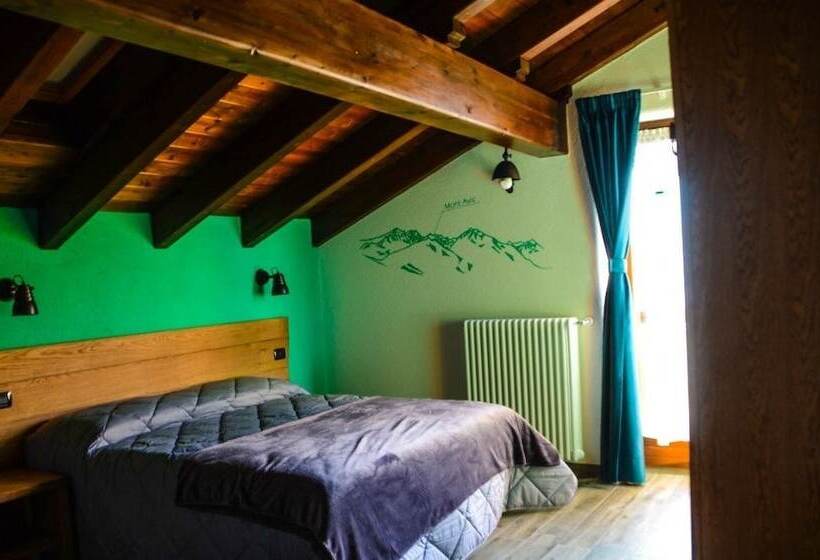 חדר סטנדרט לשלושה, Les Vrais Rayons