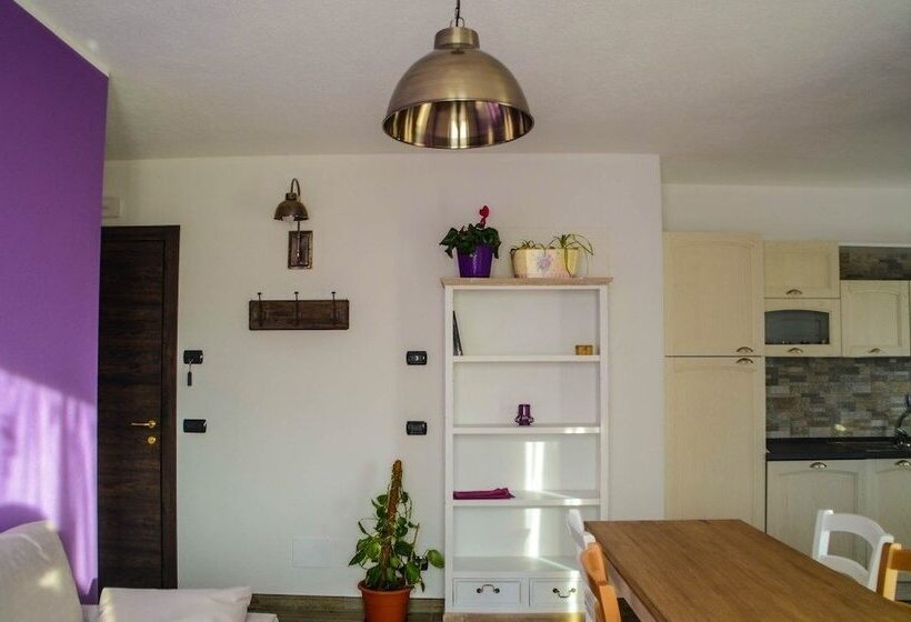 סטודיו עם נוף להרים, Les Vrais Rayons