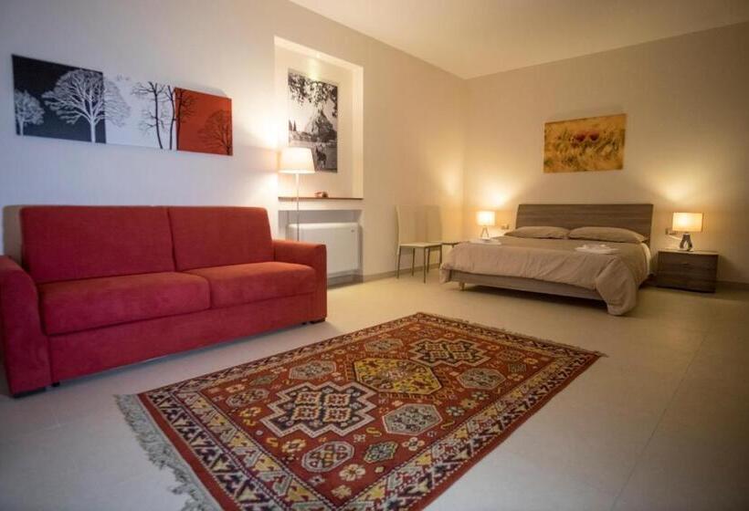 اتاق لوکس با بالکن, Sorge Palace