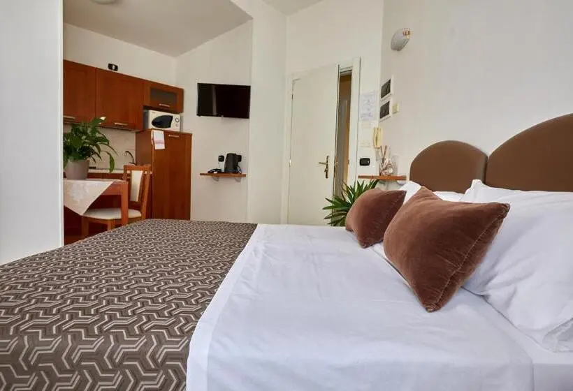 استودیوی استاندارد, Residence Fellini
