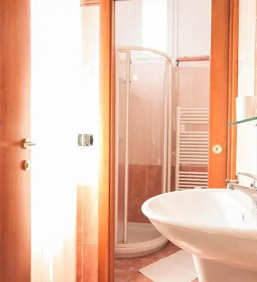 استودیوی استاندارد, Residence Fellini