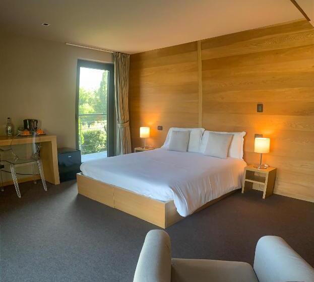 اتاق استاندارد با بالکن, La Bicoque