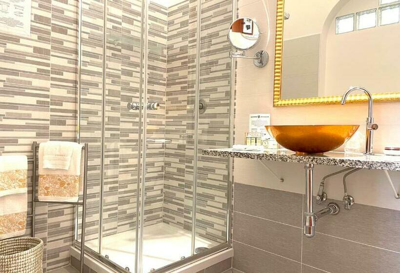 スタンダードルーム, R&b Sterlizia