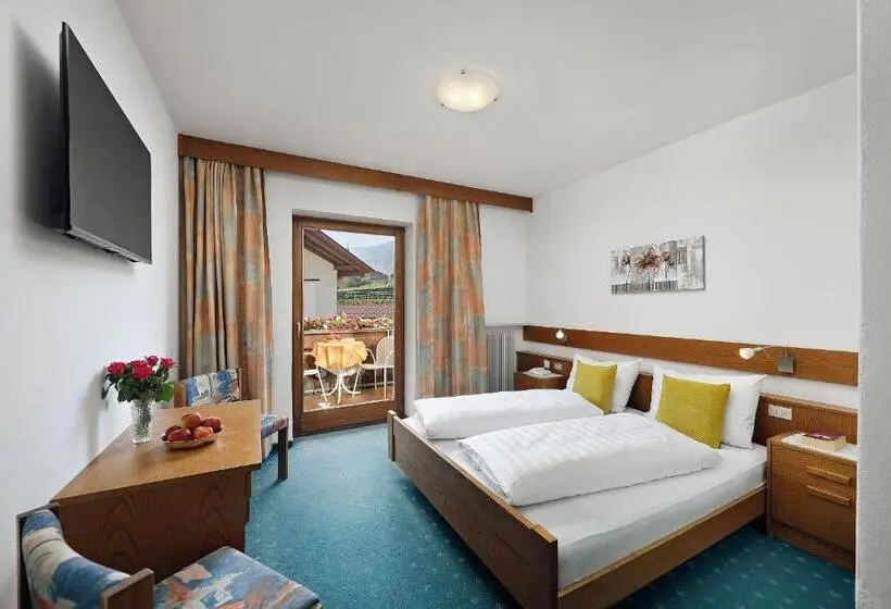 Standard Kolmen Hengen Huone, Pension Pichler